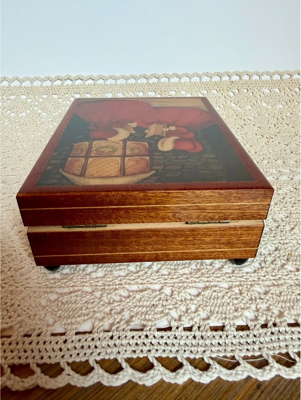 Vintage Reuge Swiss Music Box Santa Notte Christmas Carolers Wood Box
